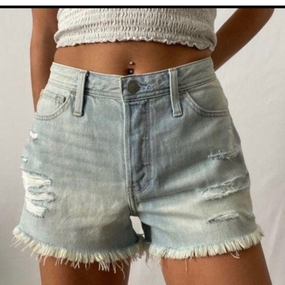 SNEAK PEEK DISTRESSED DENIM SHORTS Size Medium - Picture 1 of 4